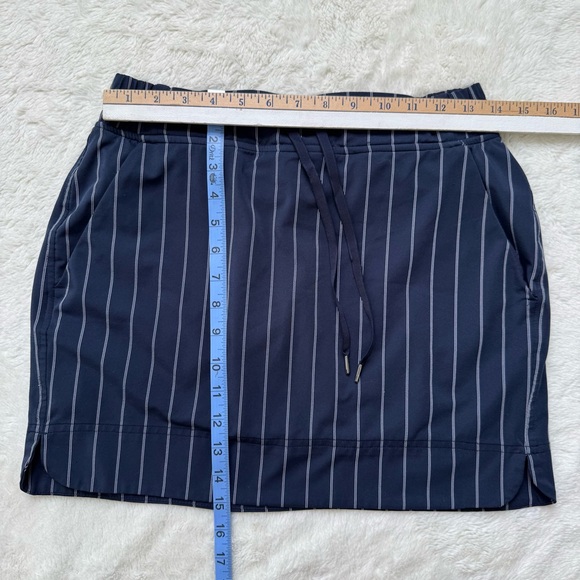 Athleta Midtown Skort Women's 4 Navy Blue Stripe Pockets Performance Tennis Golf - Picture 7 of 7